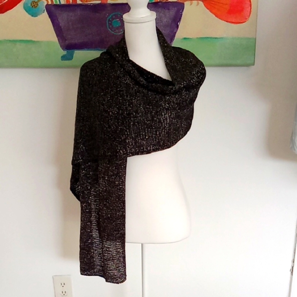 Cache Elegant Black and Gold Women's Scarf